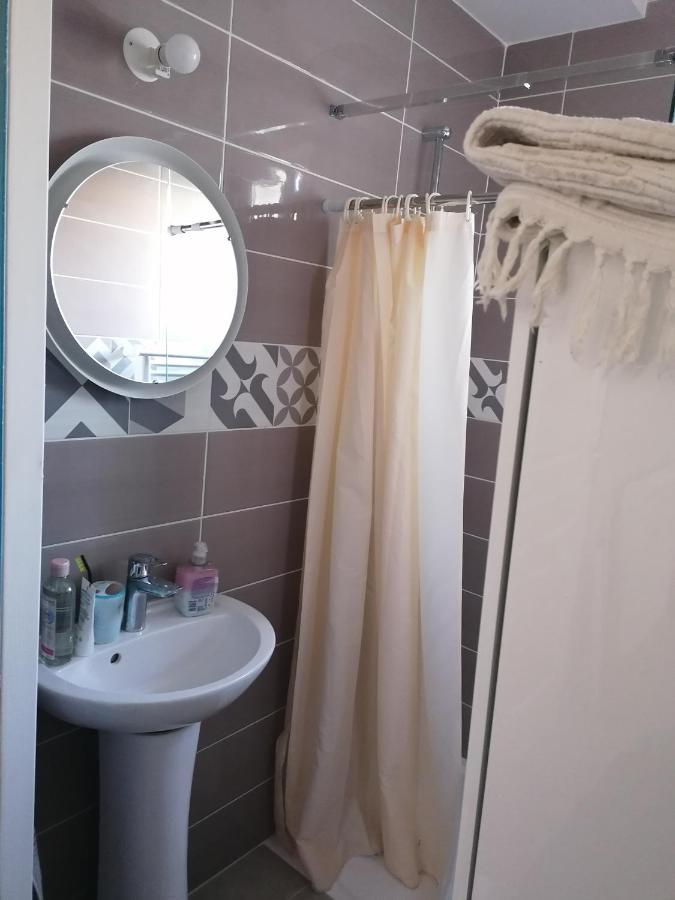 1 Chambre Pour 2 Personnes "Chez L'Habitant" Maison Possede Un Petit Chien Quincy-Voisins 외부 사진